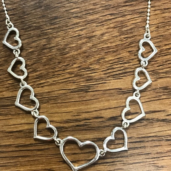 NWOT Avon Silvertone Hearts Necklace - Picture 6 of 6
